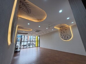 Interior - The Hotel Phoenix Inn (Indore)