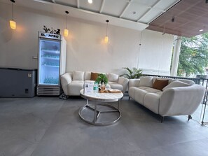 Lobby - The Hotel Phoenix Inn (Indore)
