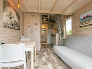 TV - Fully equipped beach house with a terrace (Ellemeet)