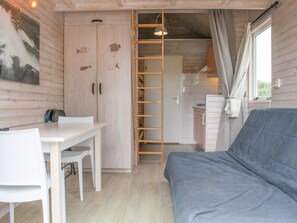 Room - Fully equipped beach house with a terrace (Ellemeet)