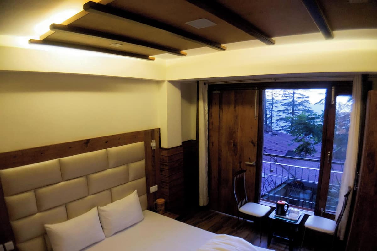 Cortinas blackout, tabla de planchar con plancha y wifi gratis 