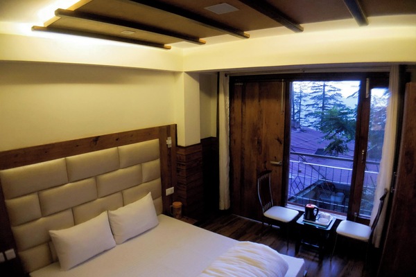 Superior Double Room, Balcony, Mountain View | Blackout drapes, iron/ironing board (on request), WiFi (free)