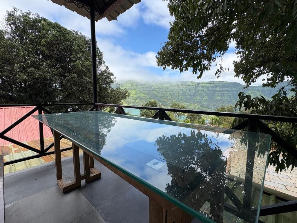 Family Room, Balcony, Mountain View | Property grounds