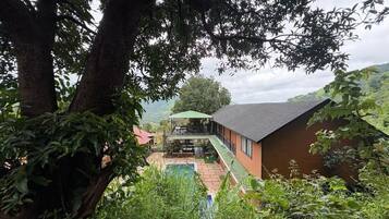 Family Room, Balcony, Mountain View | Property grounds