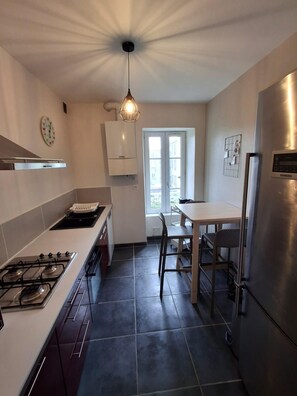 Private kitchen - Furnished 2-bedroom apartment between the train station and downtown (Brest)