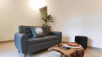 Villa, Garden View | Living area