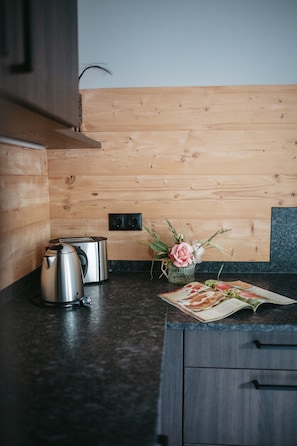 Kühlschrank, Ofen, Herdplatte, Geschirrspüler