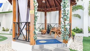 Studio, Balcony, Ocean View | Property grounds