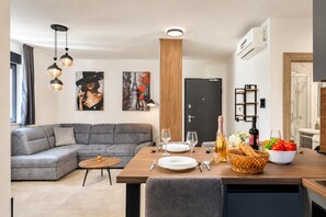 Familienapartment, 2 Schlafzimmer, Balkon (Zadar Family Residence 3 /w Balcony) | Speisen