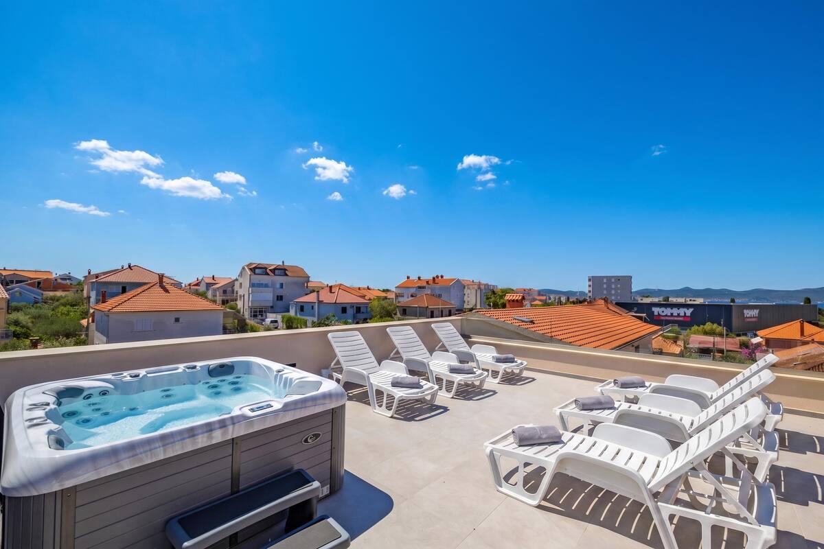 Honeymoon-Apartment, 3 Schlafzimmer, 2 Bäder (Zadar 3BR Penthouse /w Rooftop) | Terrasse/Patio