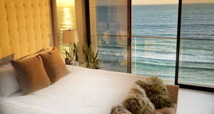 Newly Renovated- LUXURY Oceanfront - High Floor with amazing Views!