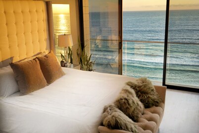 Newly Renovated- LUXURY Oceanfront - High Floor with amazing Views!
