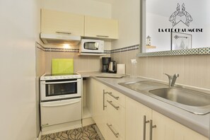 Refrigerador, microondas, horno, cafetera/tetera