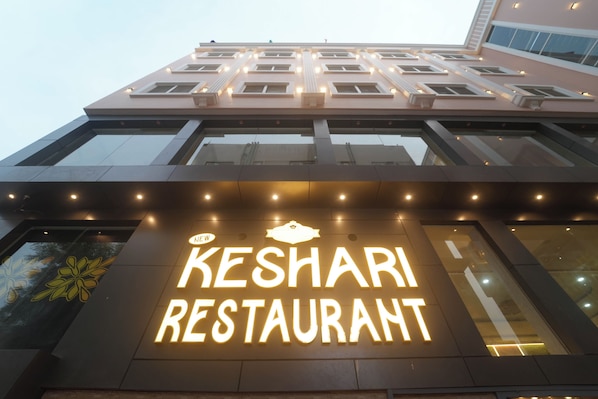 Exterior detail - Hotel Kanishka Inn (Varanasi)