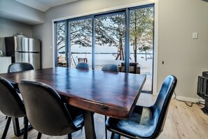 Dining - Deluxe 3 Bedroom Cottage XII: SB (Carling)