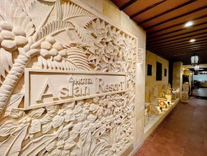 Interior entrance - Hotel Asian Resort (Sendai)
