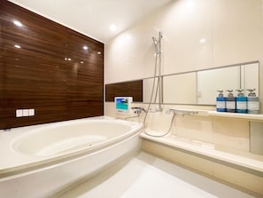 Luxury Twin bed Room (Smoking Allowed) | Bathroom | Separate tub and shower, free toiletries, hair dryer, slippers - Hotel Asian Resort (Sendai)
