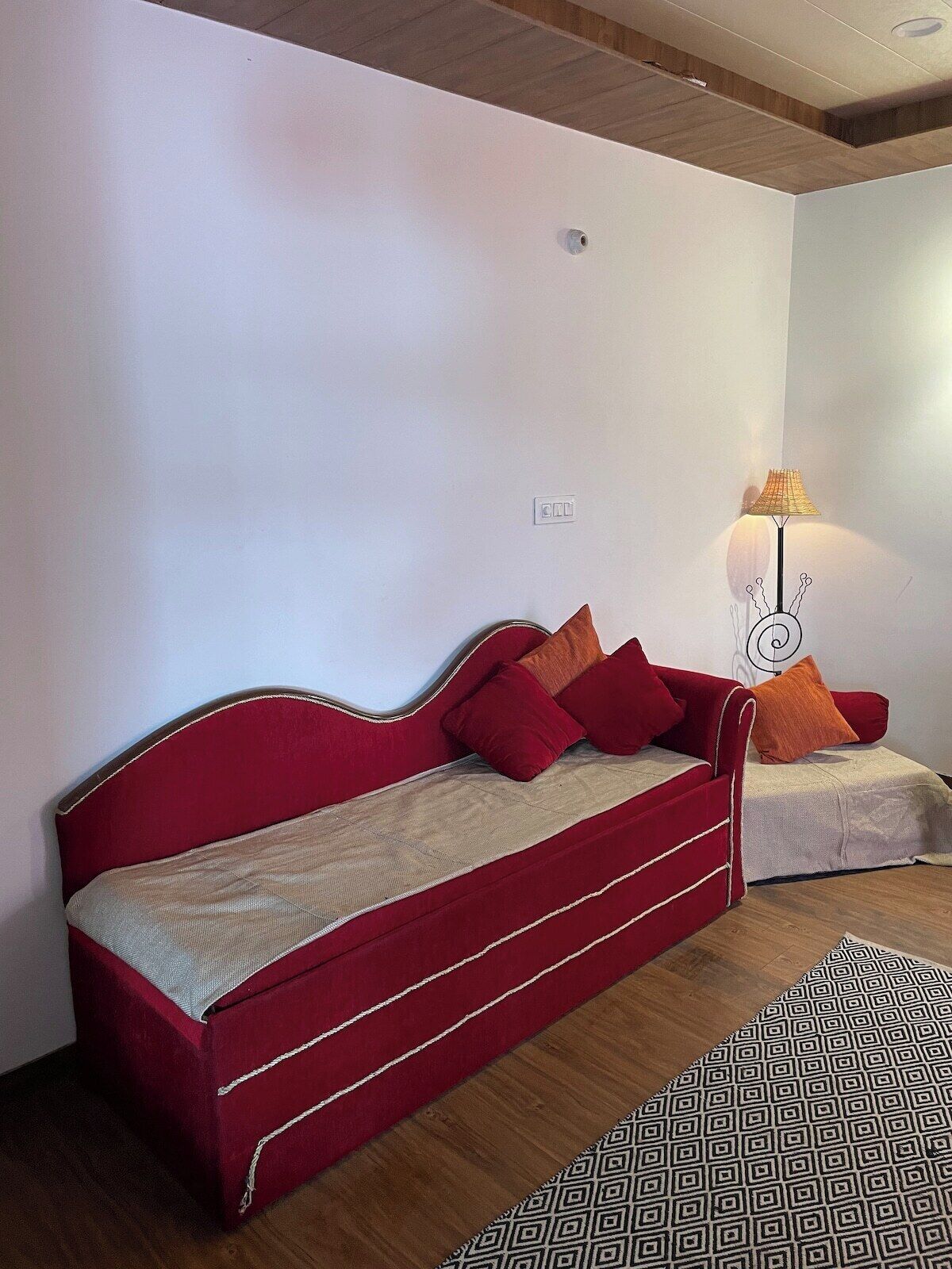 Villa clásica, vistas al jardín | Escritorio, wifi gratis, ropa de cama