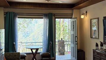 Villa económica | Escritorio, wifi gratis, ropa de cama