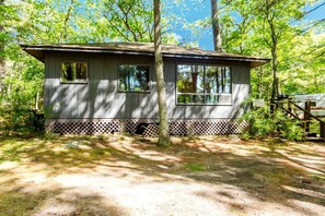 Exterior - 2 Bedroom Cottage XI: SB (Carling)