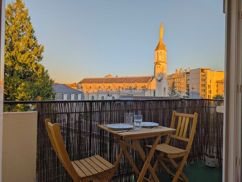 5 min à pied du centre ville - T3 lumineux, 2 chambres, garage privatif