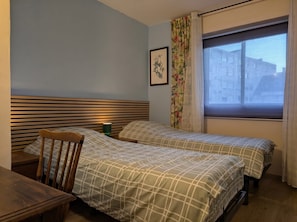 2 bedrooms, bed sheets - A 5-minute walk from downtown - Bright two-bedroom apartment, 2 bedrooms, large balcony, garage space (Pau)