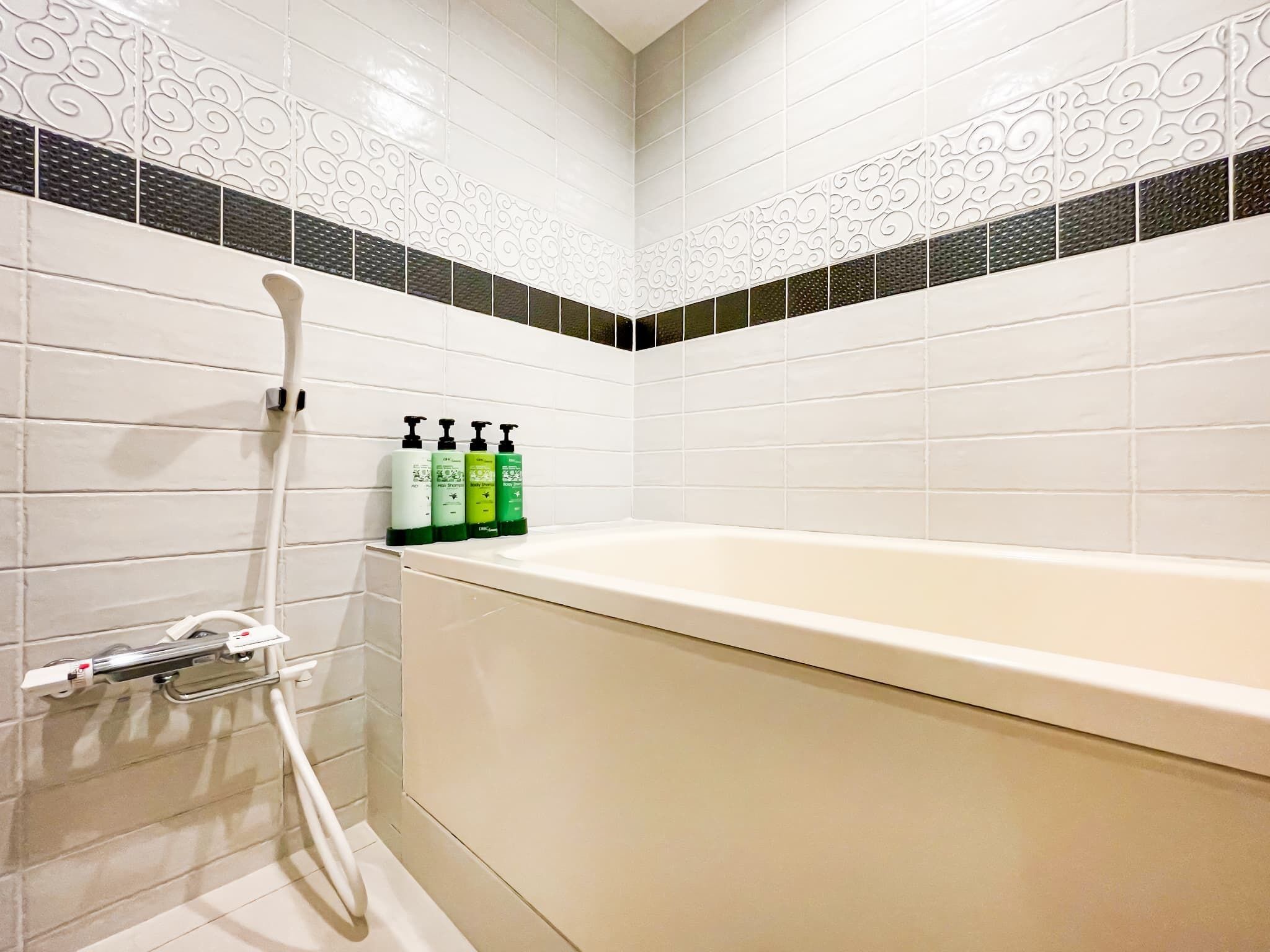 Standard Double Room, Smoking | Bathroom | Separate tub and shower, free toiletries, hair dryer, electronic bidet