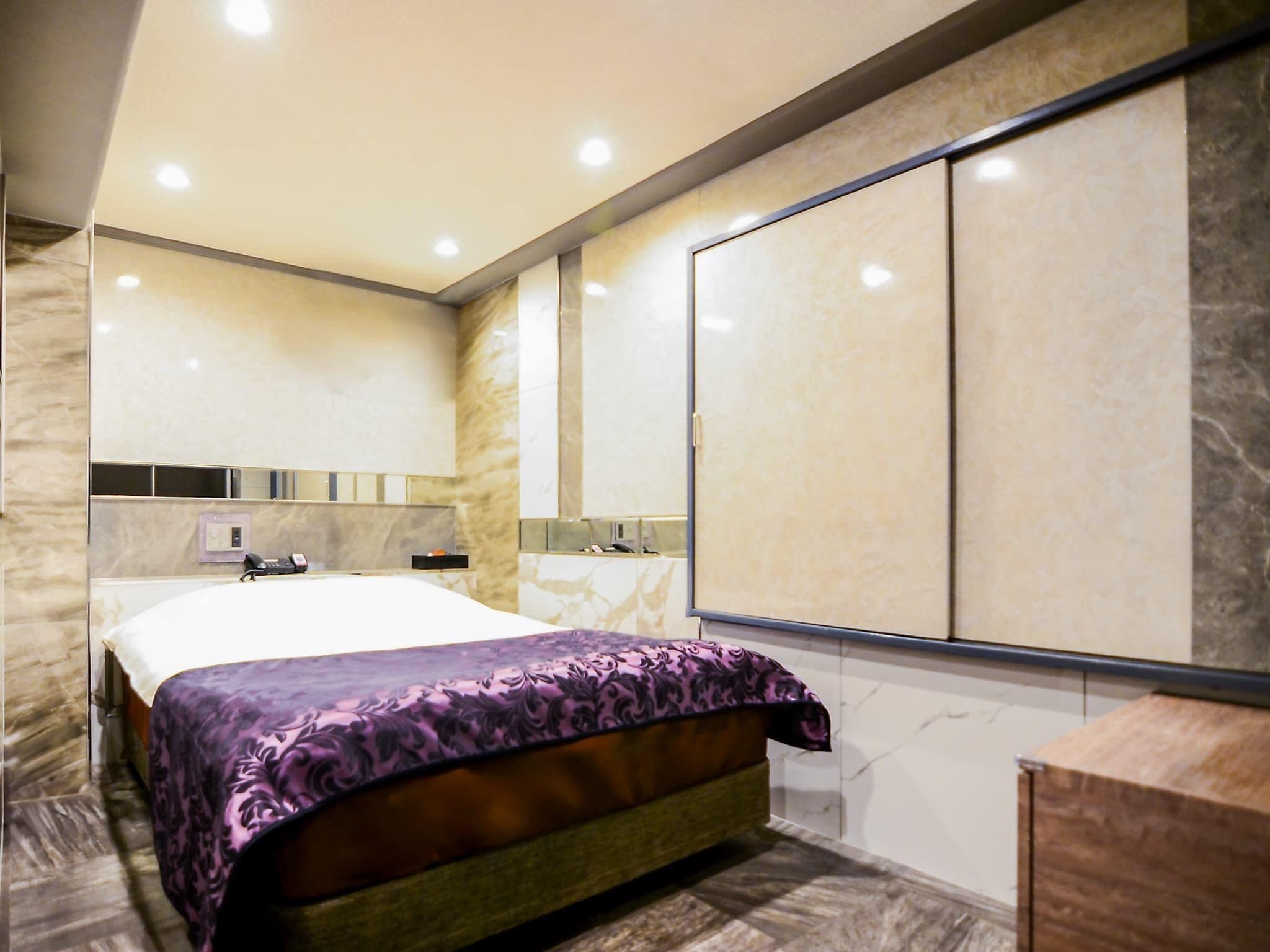 Standard Double Room, Smoking | WiFi (free), bed sheets