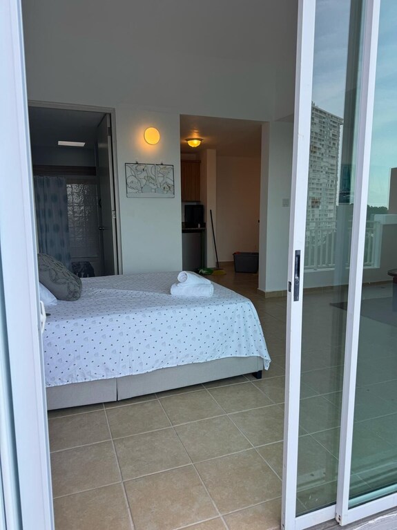 Penthouse Overlooking The Marina And Sea With 4-bedrooms And Pools - Fajardo