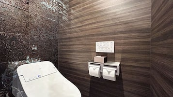 Superior Double Room, Smoking | WiFi (free), bed sheets