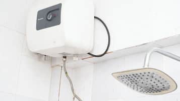 Kamer, balkon | Badkamer met douche