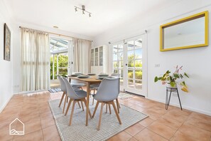 Dining - Corvi Beach House, Quiet Court (Ocean Grove)