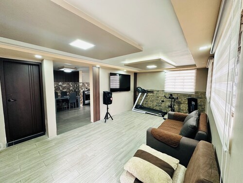 Apartment 10 minutes from Cotopaxi National Park; sleeps 4; free parking