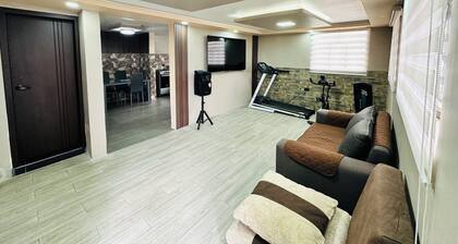 Apartment 10 minutes from Cotopaxi National Park; sleeps 4; free parking