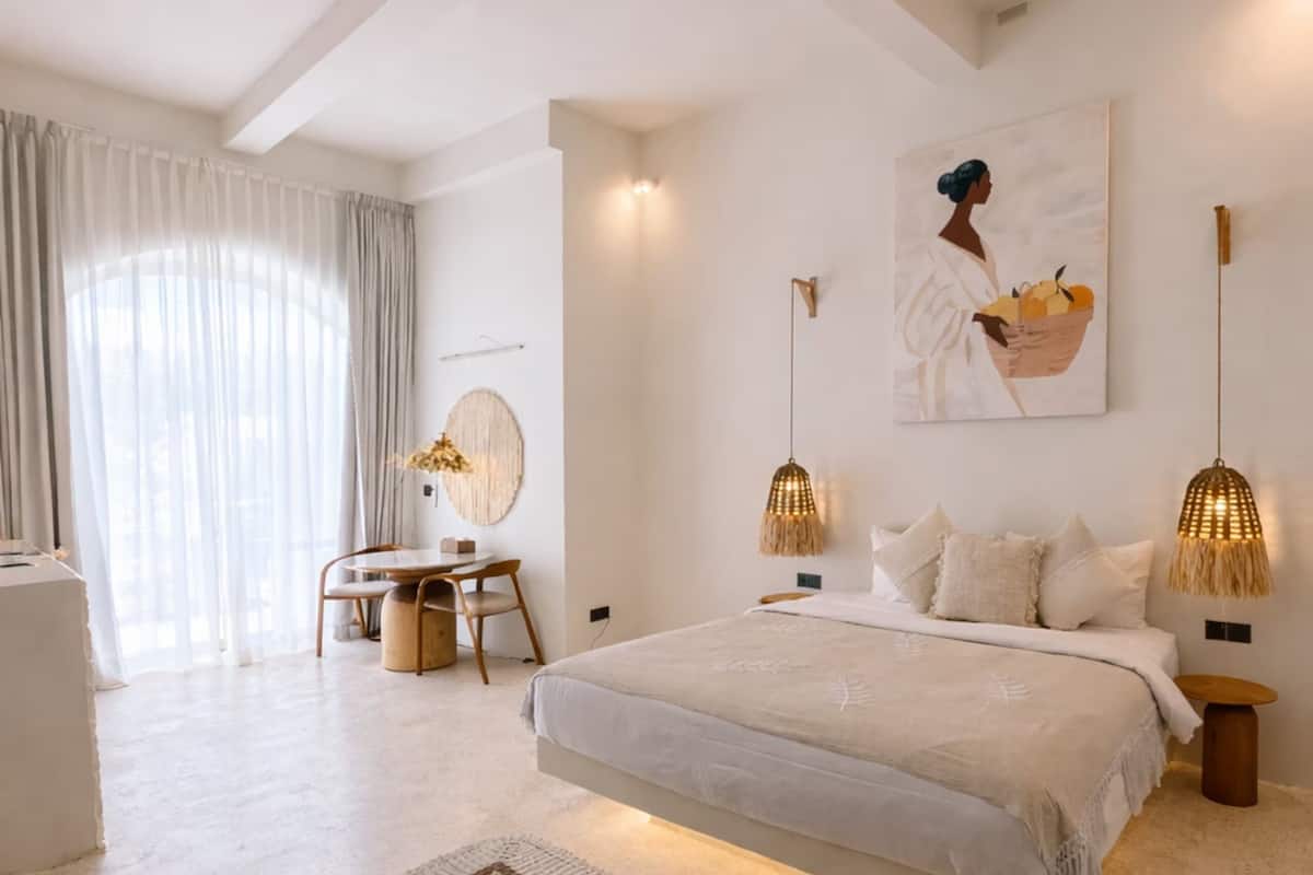 Appartement Romantique, 1 chambre, vue cour intérieure | Coffres-forts dans les chambres, Wi-Fi gratuit, draps fournis