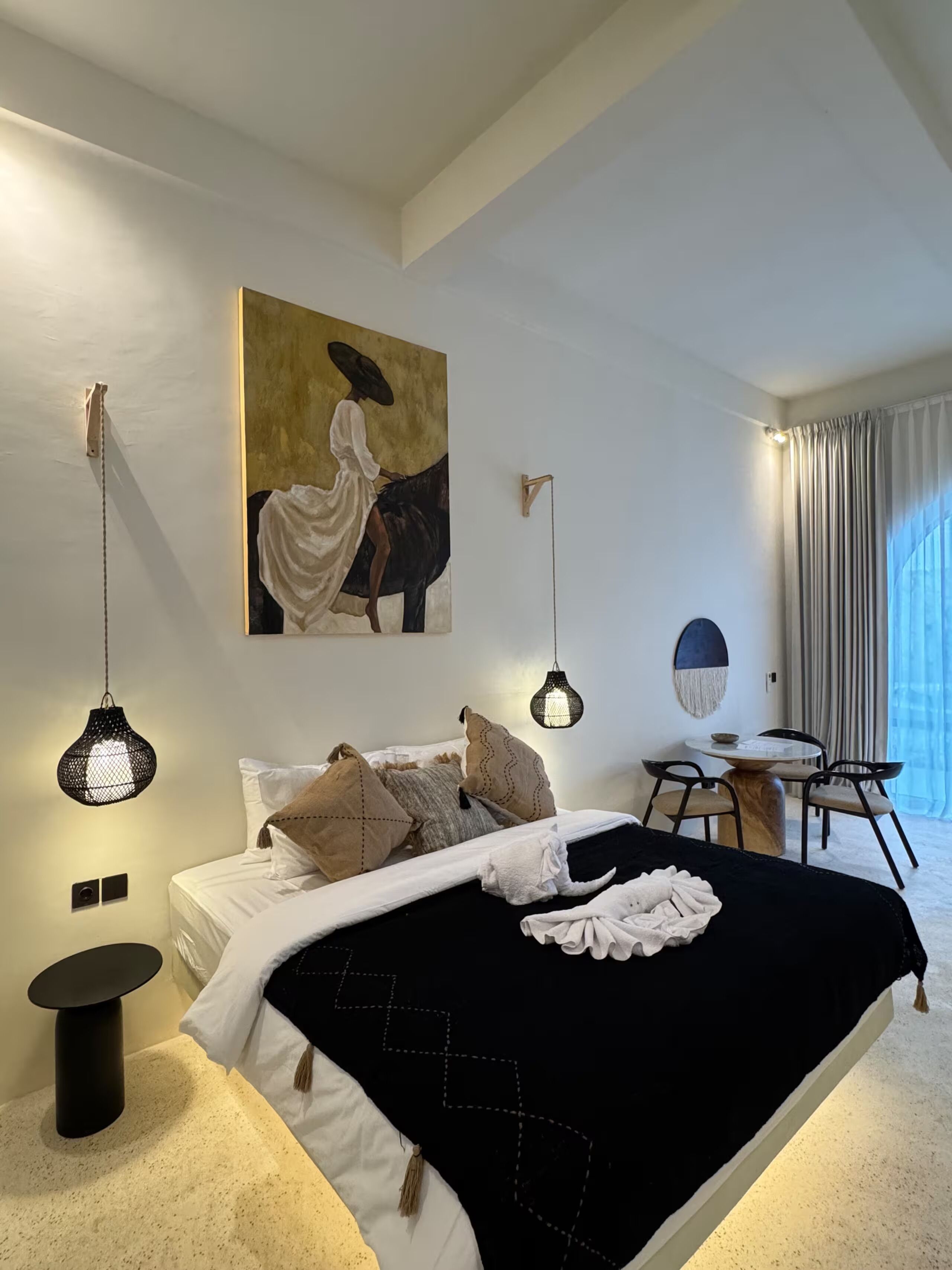 In-room safe, free WiFi, bed sheets