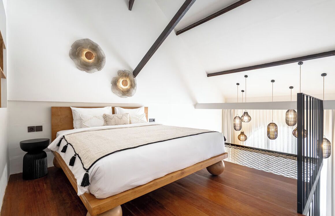 In-room safe, free WiFi, bed sheets