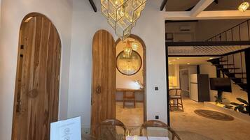 Exclusive Apartment, 2 Bedrooms, Courtyard View | Living area