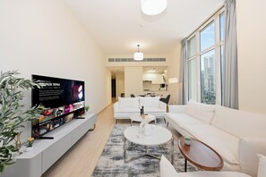 Apartment, Balkon, Kanalblick | Wohnbereich