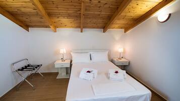 In-room safe, iron/ironing board, travel cot, free WiFi