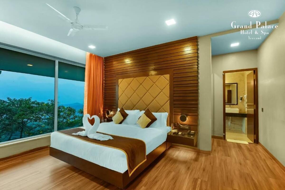 Suite Bulan Madu, balkon, pemandangan gunung