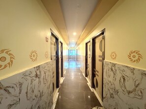 Interior detail - Hotel Swahtika Inn Old Digha (Digha)