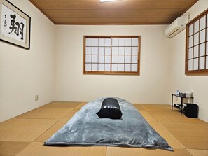 Spa - In the Middle of Ikino Ikinoshima Island (Iki)