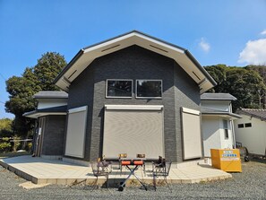 Exterior - In the Middle of Ikino Ikinoshima Island (Iki)