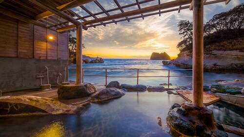 堂ヶ島温泉　海辺のかくれ湯　清流