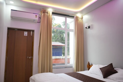 RadhaKrishna Lodge