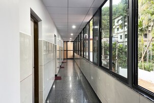 Deluxe Room, Balcony | Interior