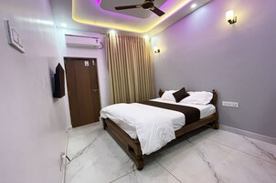 Quarto luxo, sacada | Wi-Fi de cortesia