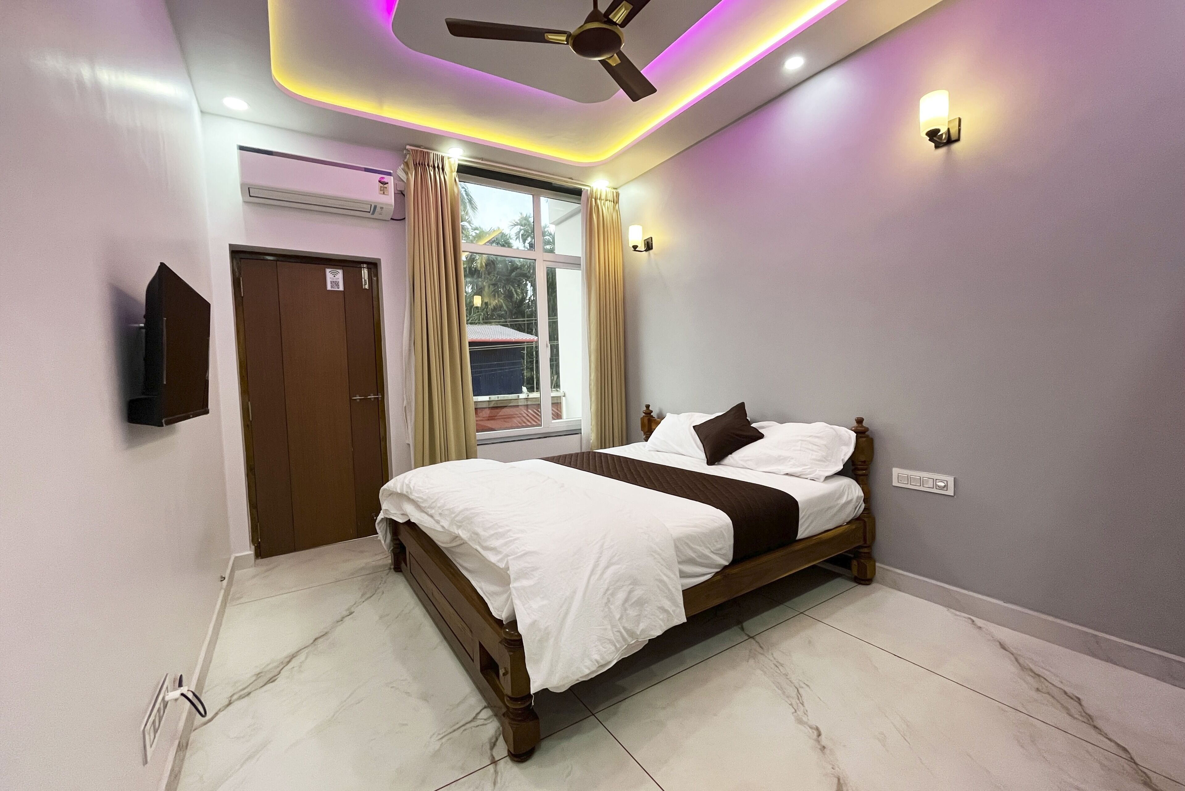 Deluxe Room, Balcony | Free WiFi