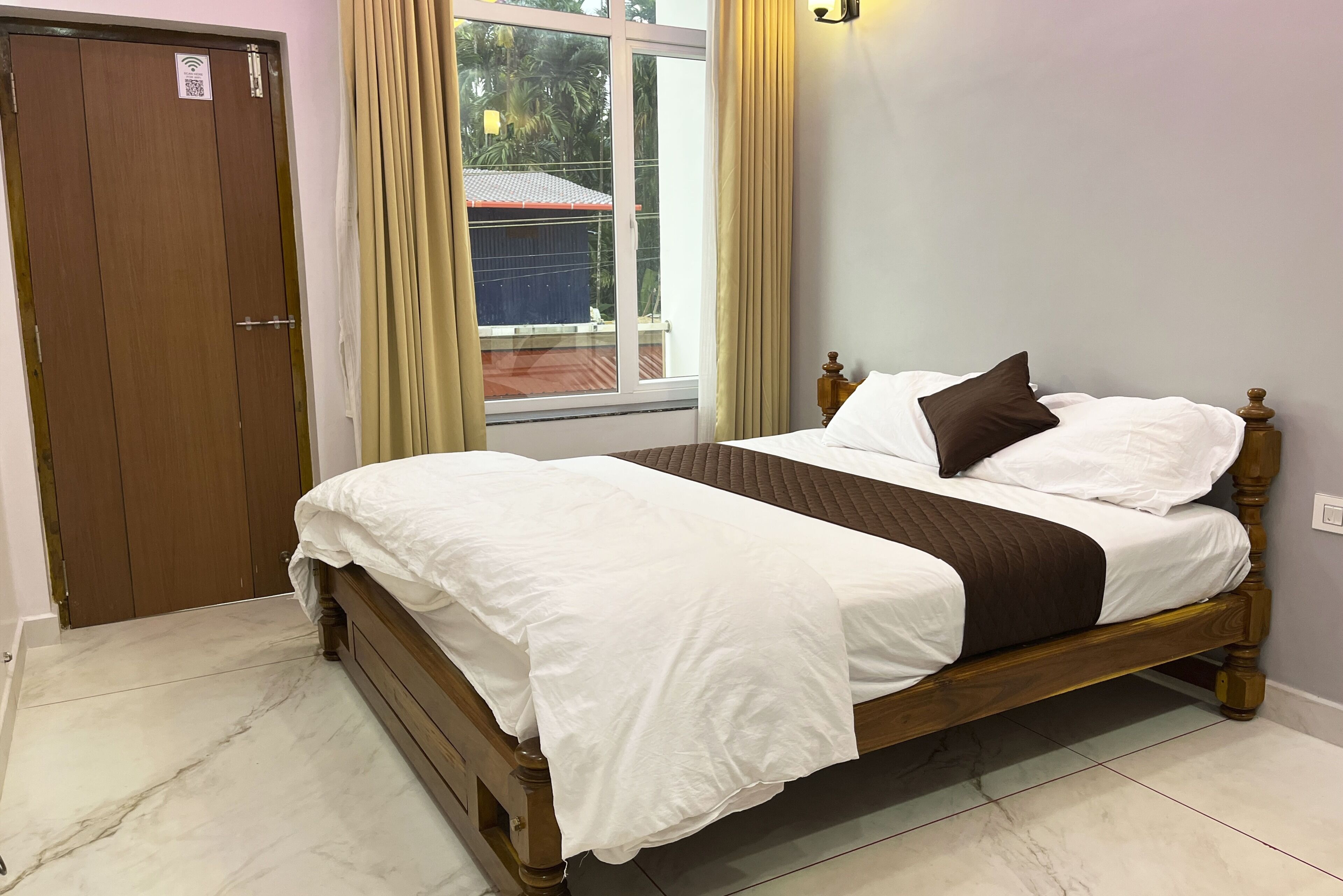 Deluxe Room, Balcony | Free WiFi
